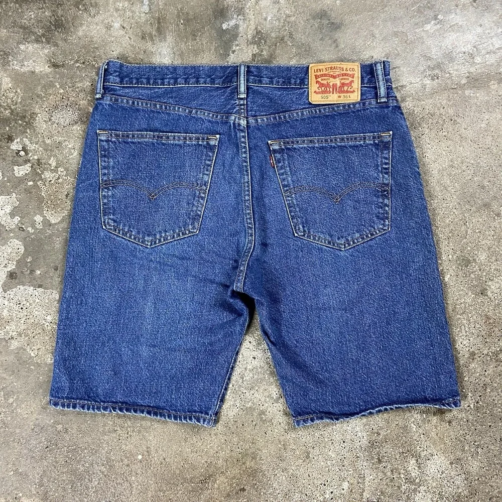 Levi's 505 Jean Shorts Size 36 Blue Denim Medium Wash Regular Fit Dirstressed